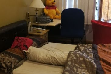 OUG, Semi D Corner for Sale