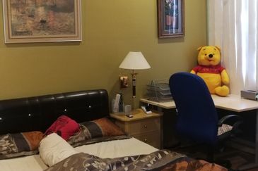 OUG, Semi D Corner for Sale