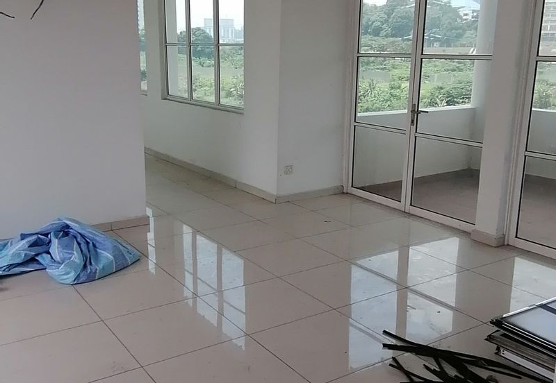 Jalan Klang Lama. 3 Storey Bungalow for Sale