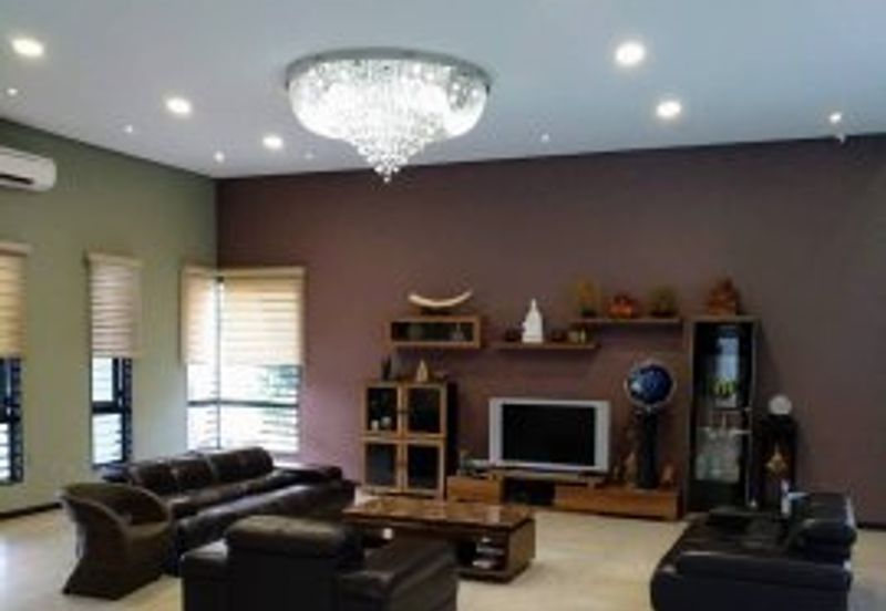 OUG, 3 Storey Semi D with Swimming Pool