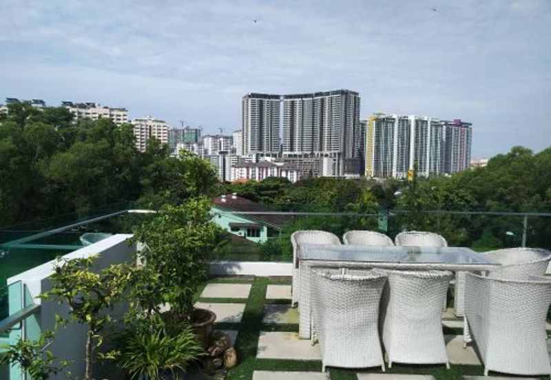 OUG, 3 Storey Semi D with Swimming Pool