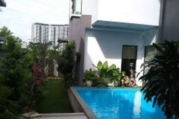 OUG, 3 Storey Semi D with Swimming Pool