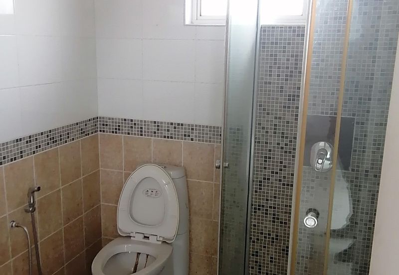 Jalan Klang Lama. 3 Storey Bungalow for Sale