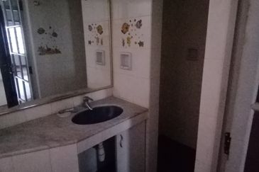 Jalan Klang Lama, Hilltop Bungalow For Sale