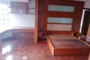 Jalan Klang Lama, Hilltop Bungalow For Sale