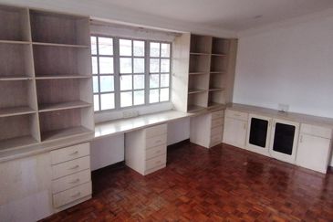 Jalan Klang Lama, Hilltop Bungalow For Sale