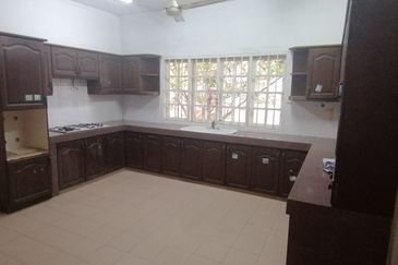 OUG, Bungalow with Spacious Land for Sale