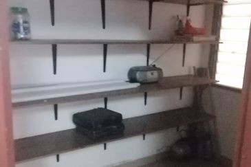 OUG, Bungalow with Spacious Land for Sale