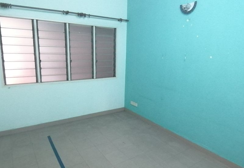 OUG, Bungalow with Spacious Land for Sale