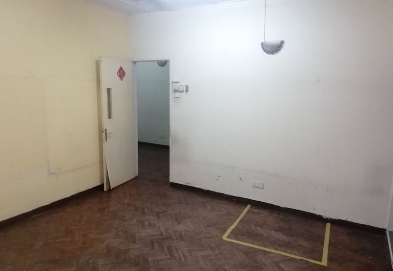 OUG, Bungalow with Spacious Land for Sale