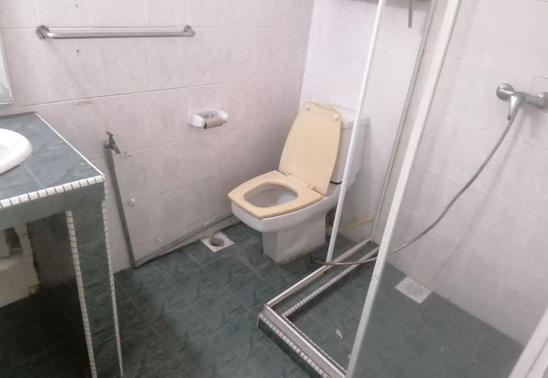 OUG, Bungalow with Spacious Land for Sale