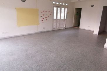 OUG, Bungalow with Spacious Land for Sale