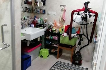 OUG, 2 Storey Bungalow for Sale