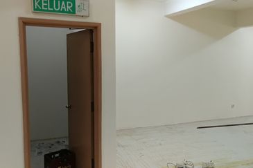 OFF JALAN SERI KEMBANGAN