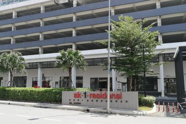 OFF JALAN SERI KEMBANGAN