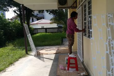 New Refurbish Semi D with Big Land For Sales