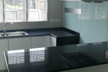 OUG/Taman United ID House for Rent