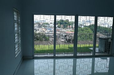 OUG/Taman United ID House for Rent