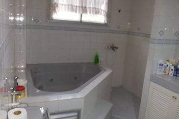 OUG/Taman United Bungalow For Rent