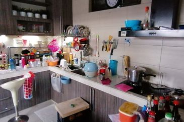 OUG/Happy Garden 3 Storey Semi D For Sale