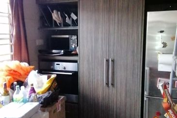 OUG/Happy Garden 3 Storey Semi D For Sale