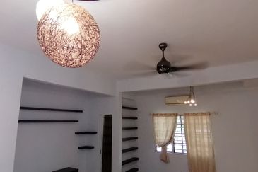 OUG/Happy Garden 3 Storey Semi D For Sale