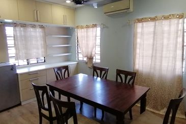 OUG/Happy Garden 3 Storey Semi D For Sale