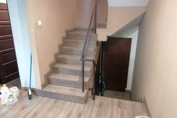 OUG/Happy Garden 3 Storey Semi D For Sale