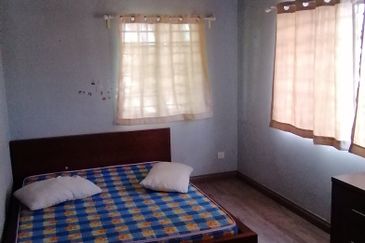 OUG/Happy Garden 3 Storey Semi D For Sale