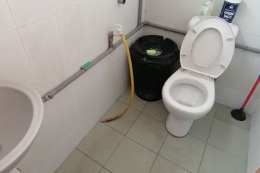 OUG/Happy Garden 1 Storey Terrace for sale