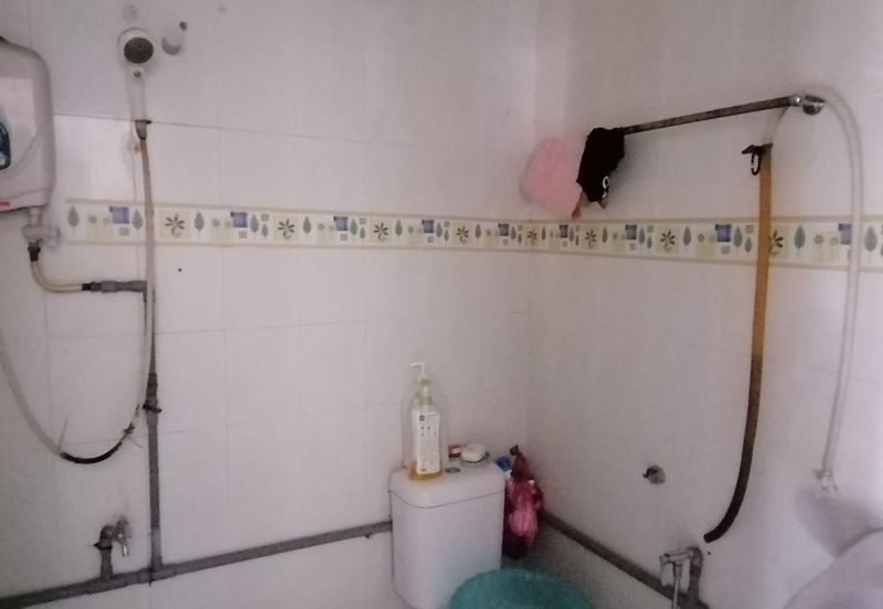 OUG/Happy Garden 1 Storey Terrace for sale