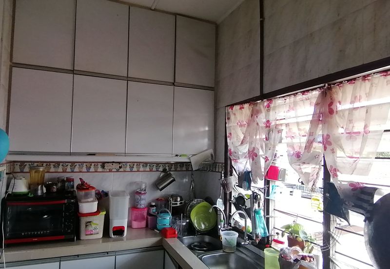 OUG/Happy Garden 1 Storey Terrace for sale