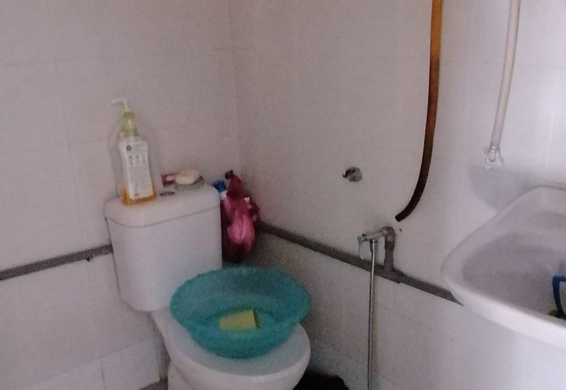 OUG/Happy Garden 1 Storey Terrace for sale