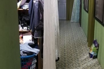 OUG/Happy Garden 1 Storey Terrace for sale