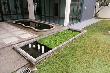 OUG/Taman Yarl Bungalow with High Ceiling For Sale