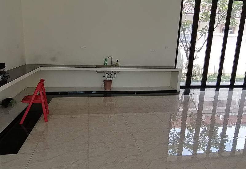 OUG/Taman Yarl Bungalow with High Ceiling For Sale