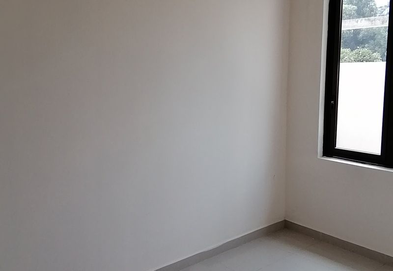 OUG/Taman Yarl Bungalow with High Ceiling For Sale