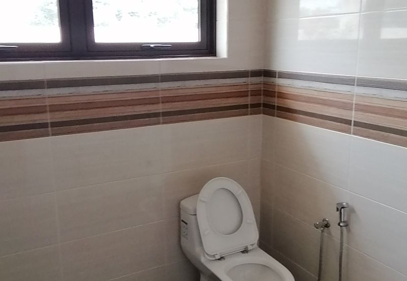 OUG/Taman Yarl Bungalow with High Ceiling For Sale