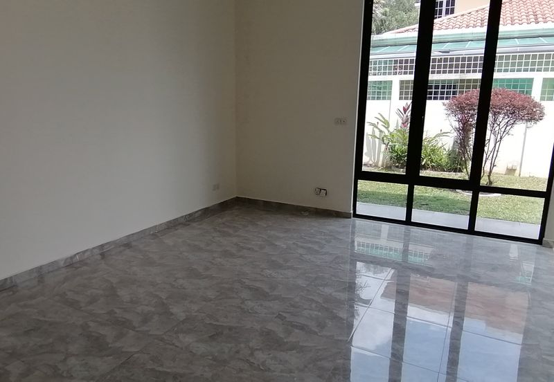 OUG/Taman Yarl Bungalow with High Ceiling For Sale