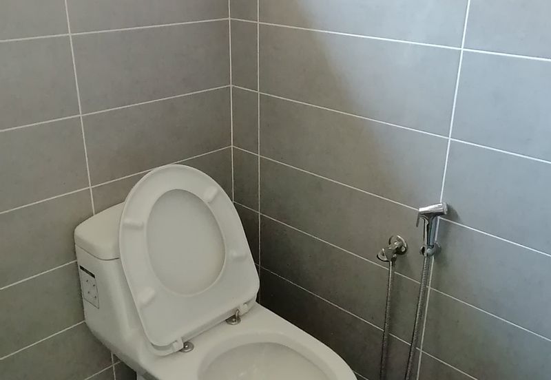 OUG/Taman Yarl Bungalow with High Ceiling For Sale