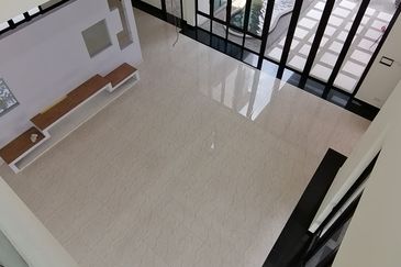 OUG/Taman Yarl Bungalow with High Ceiling For Sale