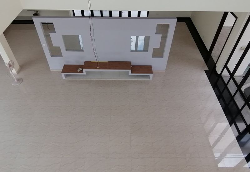 OUG/Taman Yarl Bungalow with High Ceiling For Sale