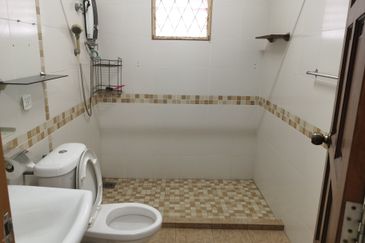 OUG 2 Storey Semi D Strategic Location for Sale