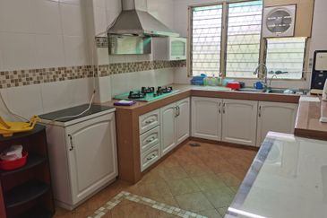 OUG 2 Storey Semi D Strategic Location for Sale