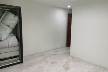 OUG 2 Storey Semi D Strategic Location for Sale