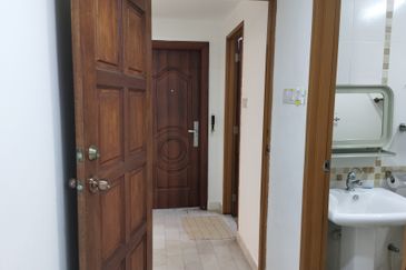 OUG 2 Storey Semi D Strategic Location for Sale