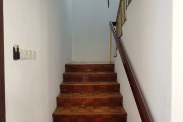 OUG 2 Storey Semi D Strategic Location for Sale