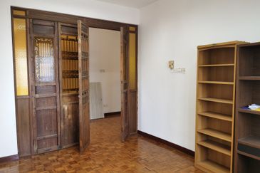 OUG 2 Storey Semi D Strategic Location for Sale