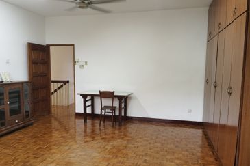 OUG 2 Storey Semi D Strategic Location for Sale