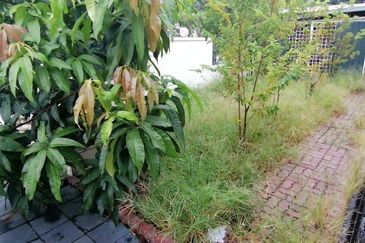 OUG/Taman Yarl Corner Bungalow with Spacious Land